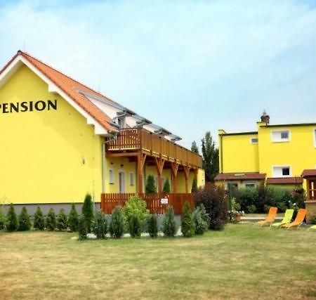 Penzion Tri Koruny - Budova Valerie Havraníky Zewnętrze zdjęcie